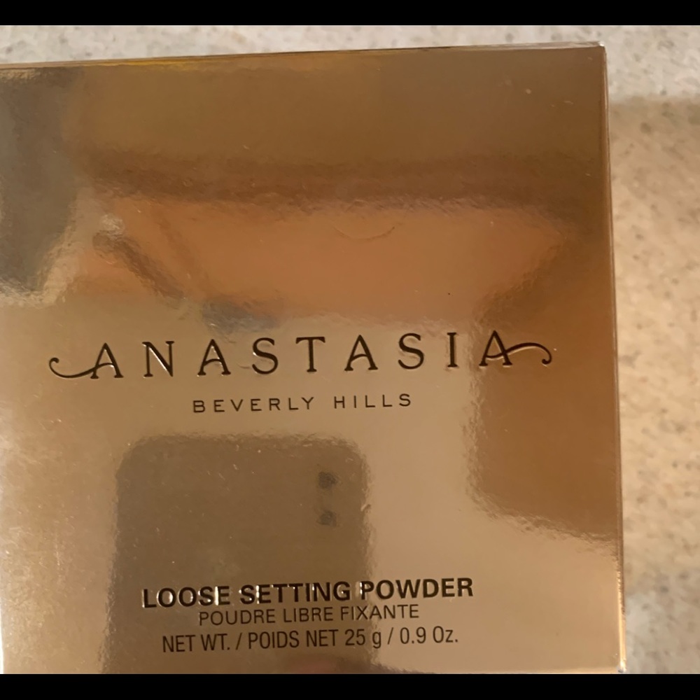 Anastasia loose setting powder in banana brand new
